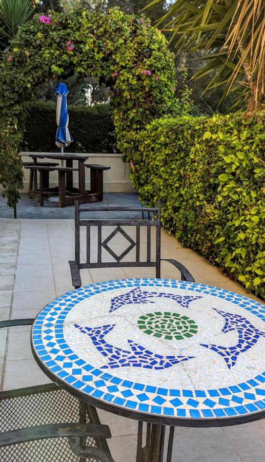 Stylish Garden Apartment At Paphos Harbour Экстерьер фото